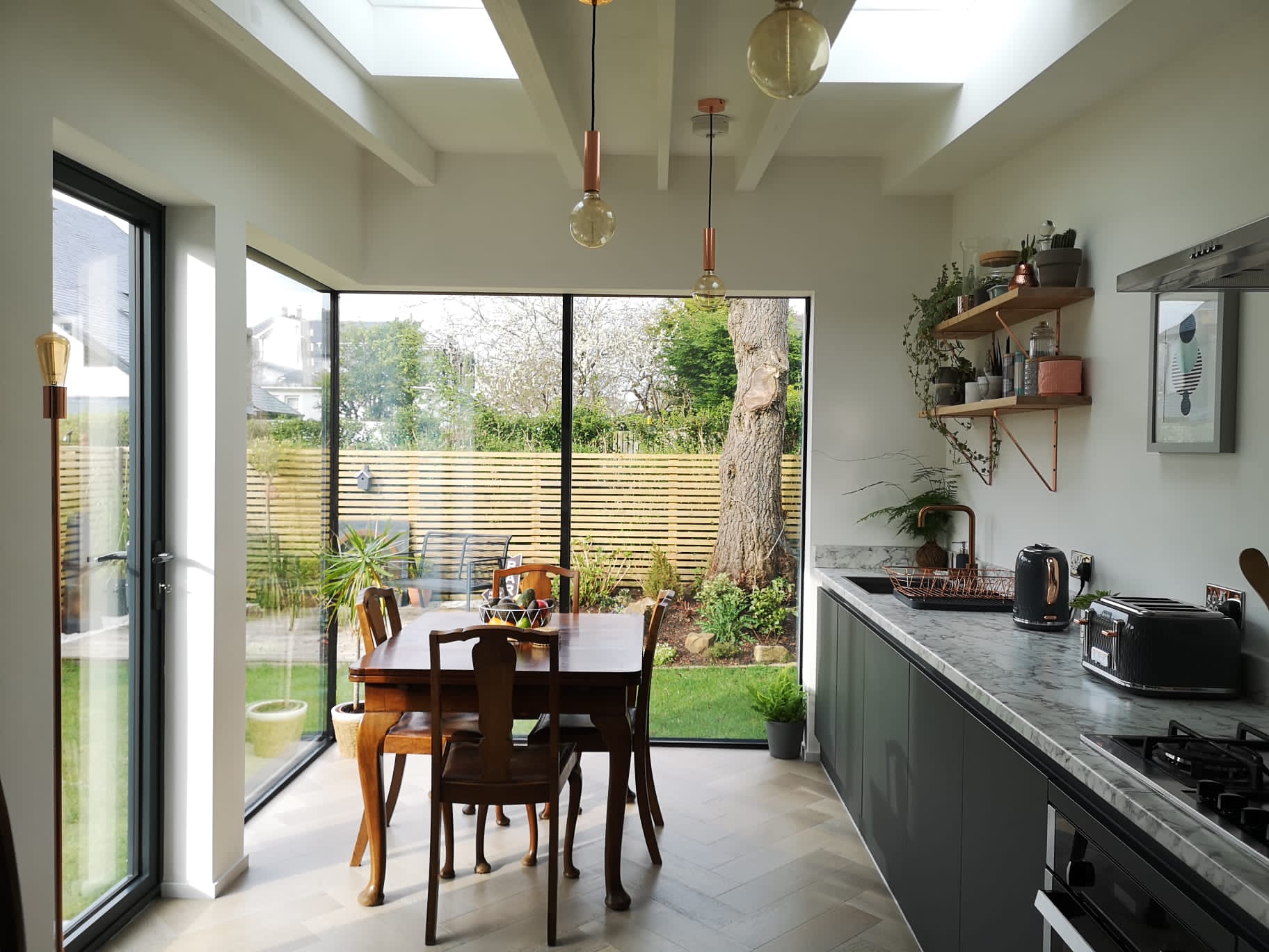 corner window house extension